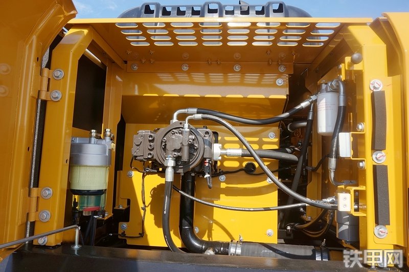 三一重工SY245H挖掘机局部