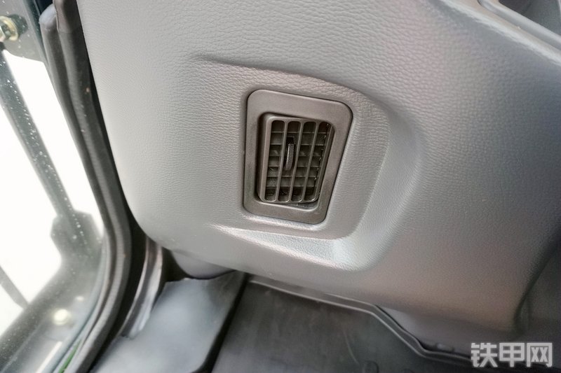 三一重工SY365H加长臂挖掘机局部