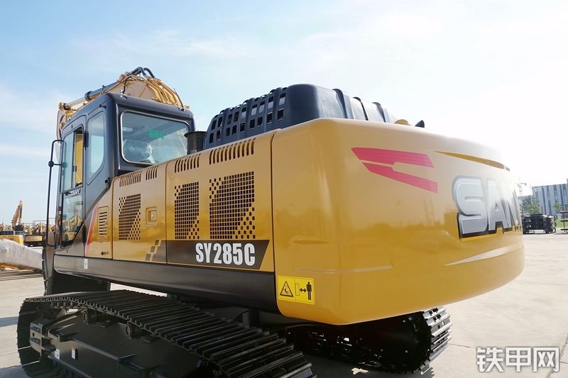 三一重工SY285C挖掘机整机外观