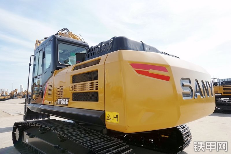 三一重工SY265C挖掘机整机外观