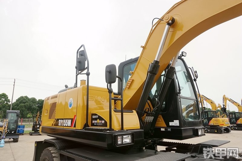 三一重工SY155W挖掘机整机外观