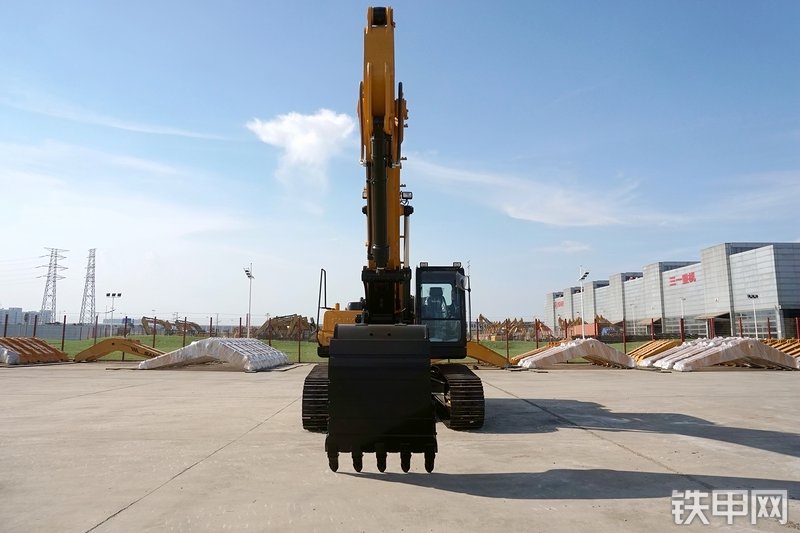 三一重工SY285C挖掘机整机外观