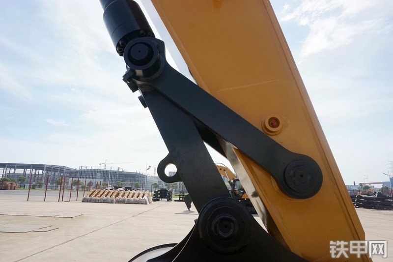 三一重工SY225C挖掘机局部