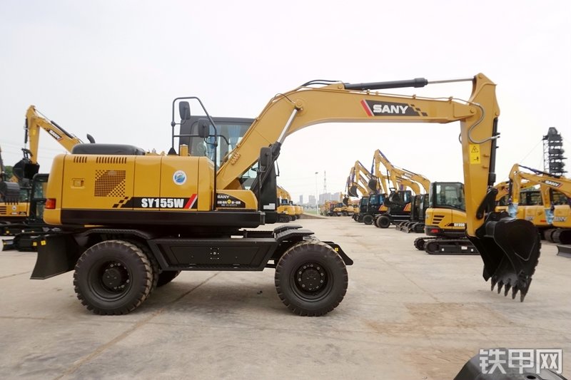三一重工SY155W挖掘机整机外观