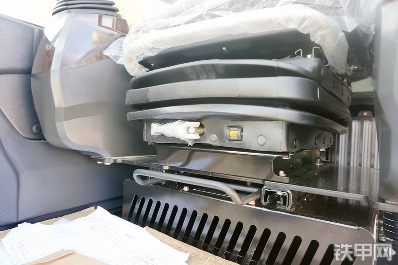 三一重工SY225C挖掘机局部