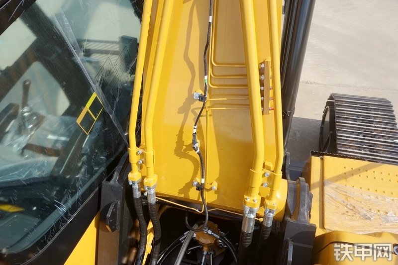 三一重工SY245H挖掘机局部