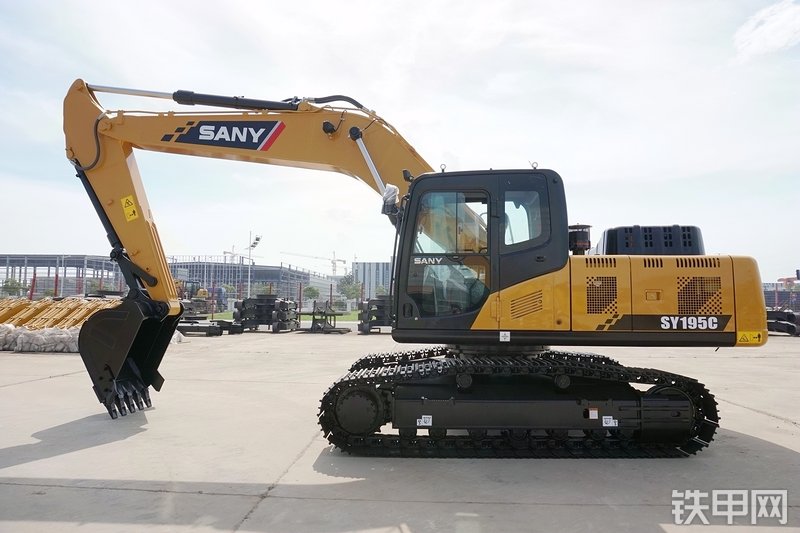 三一重工SY195C挖掘机整机外观