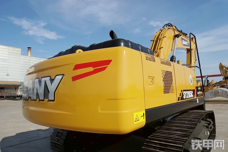 三一重工SY285C挖掘机整机外观