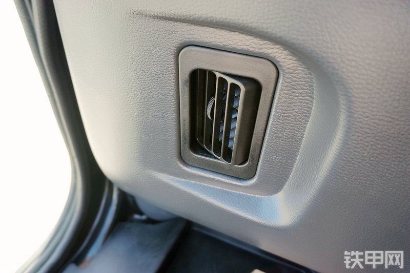 三一重工SY225C挖掘机局部