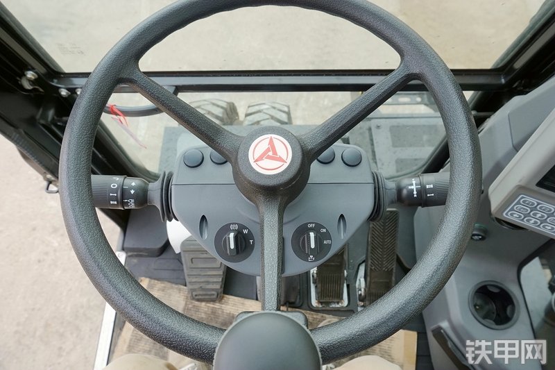 三一重工SY155W挖掘机局部