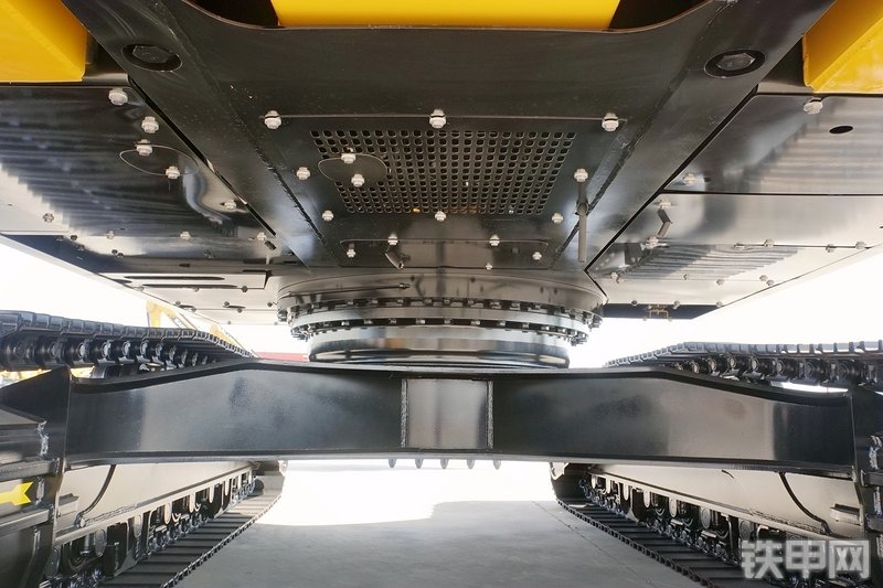 三一重工SY265C挖掘机局部