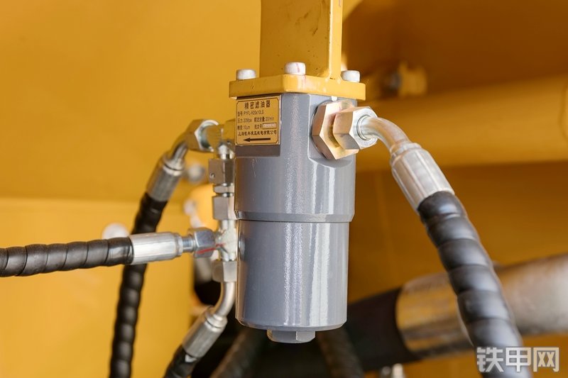 三一重工SY750H-松土器挖掘机局部