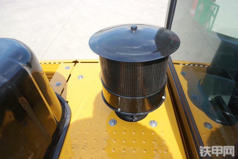 三一重工SY215C挖掘机局部