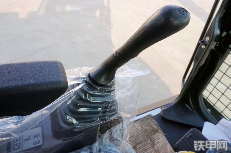 三一重工SY305H挖掘机局部