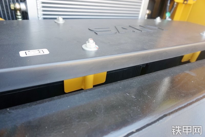 三一重工SY245H挖掘机局部