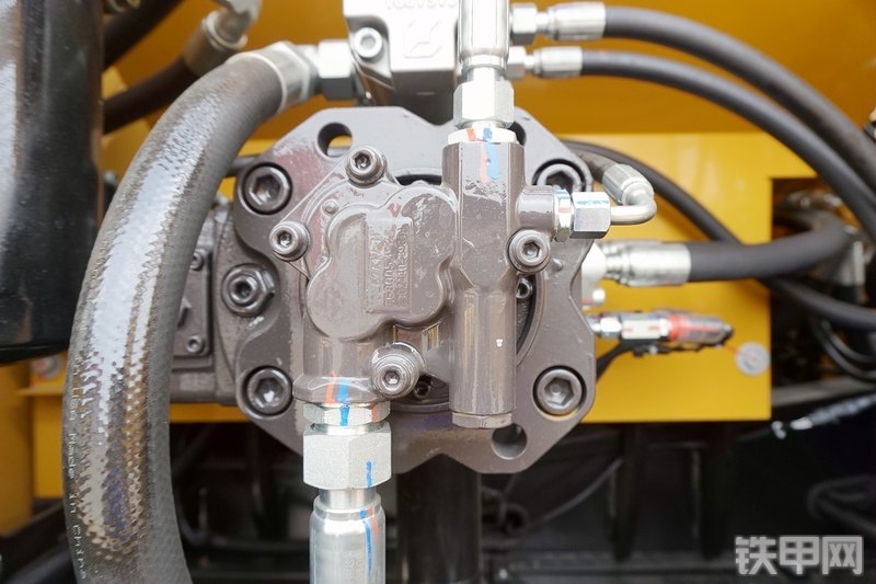 三一重工SY155W挖掘机局部