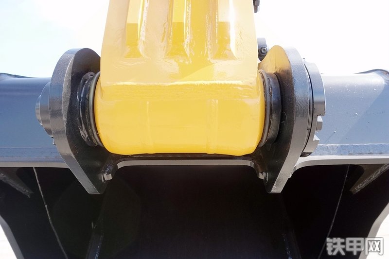 三一重工SY265C挖掘机局部