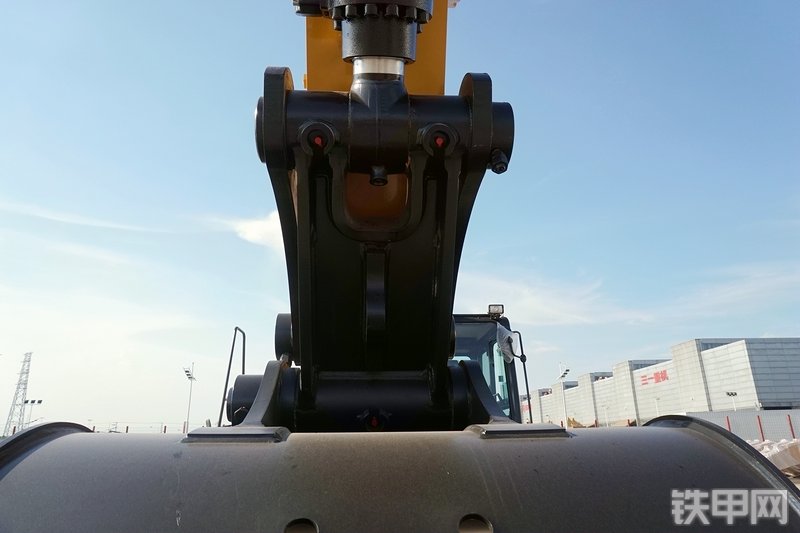 三一重工SY285C挖掘机局部