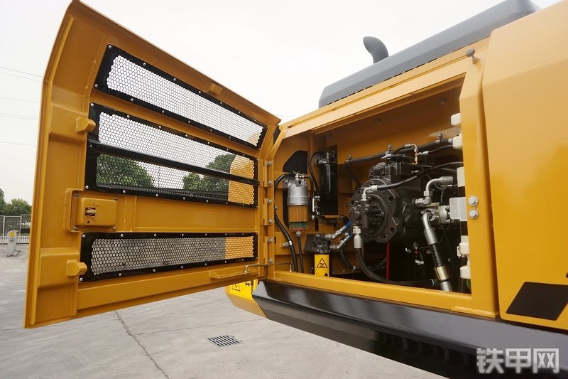 三一重工SY365H挖掘机局部