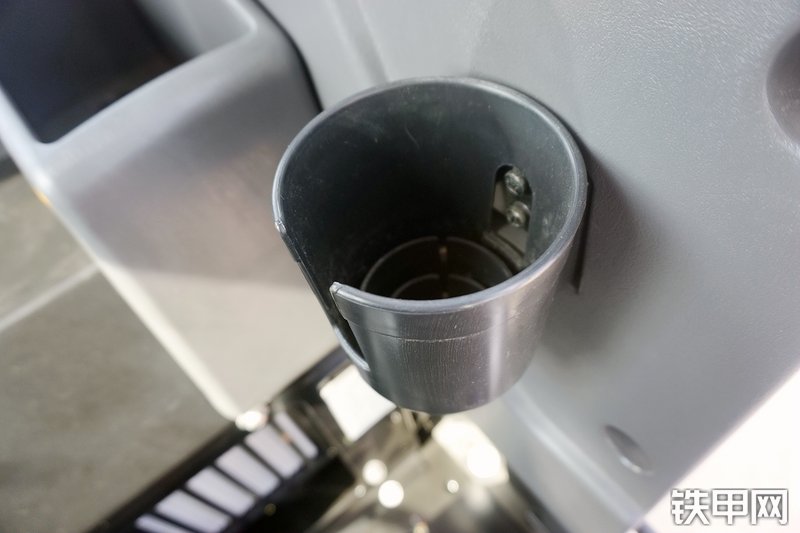 三一重工SY215C挖掘机局部