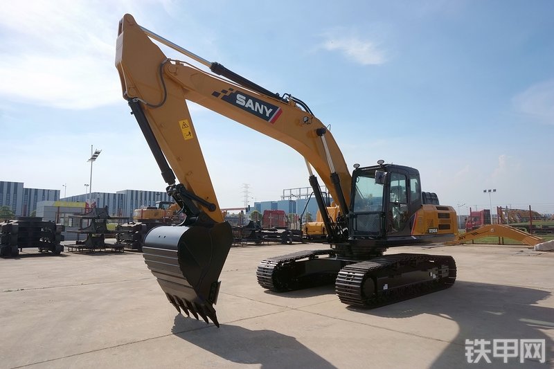 三一重工SY245H挖掘机整机外观