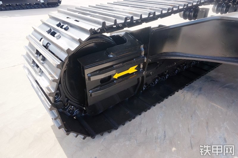 三一重工SY215CA加长臂挖掘机局部