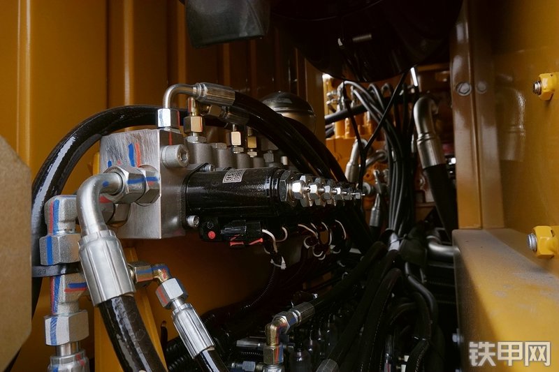 三一重工SY155W挖掘机局部