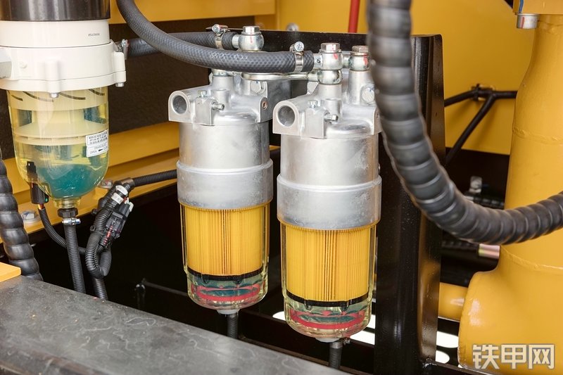 三一重工SY750H-松土器挖掘机局部