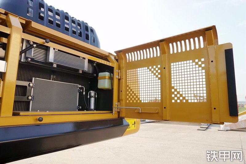 三一重工SY305H挖掘机局部