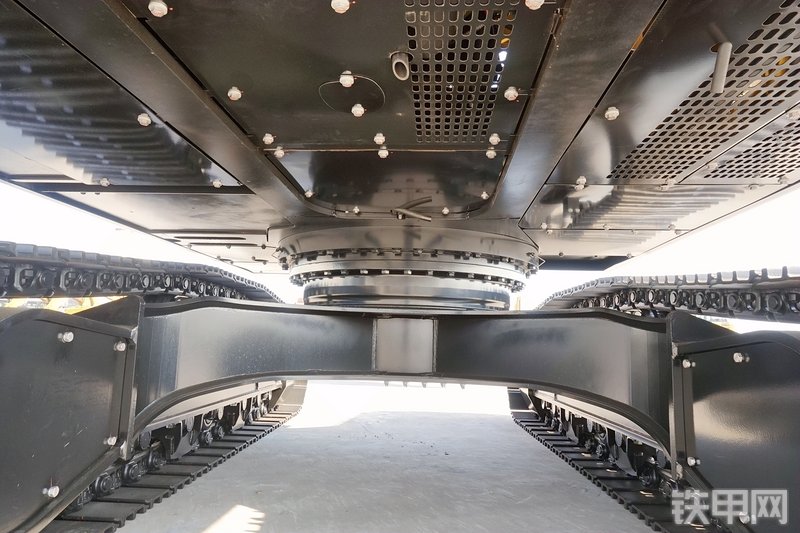 三一重工SY285C挖掘机局部