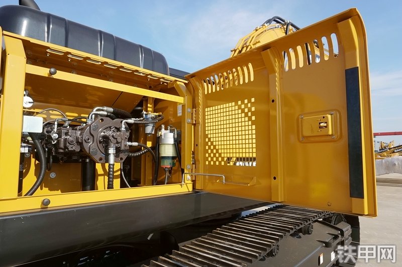 三一重工SY285C挖掘机局部