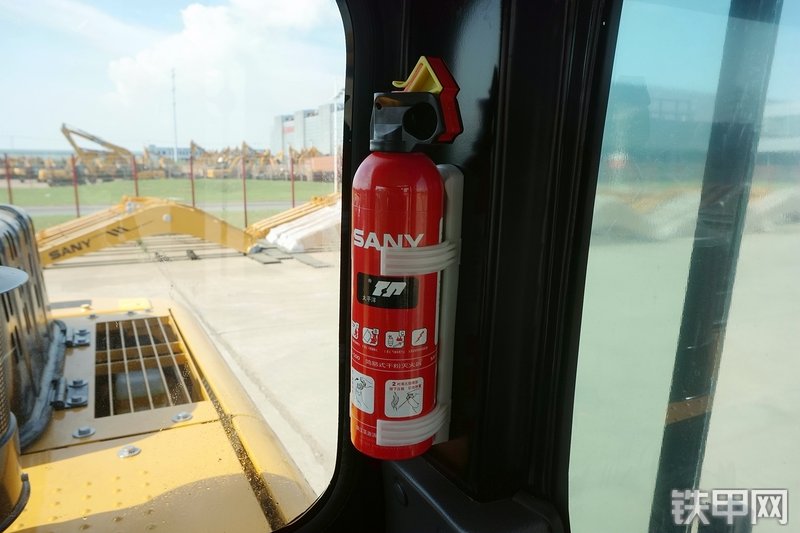 三一重工SY225C挖掘机局部