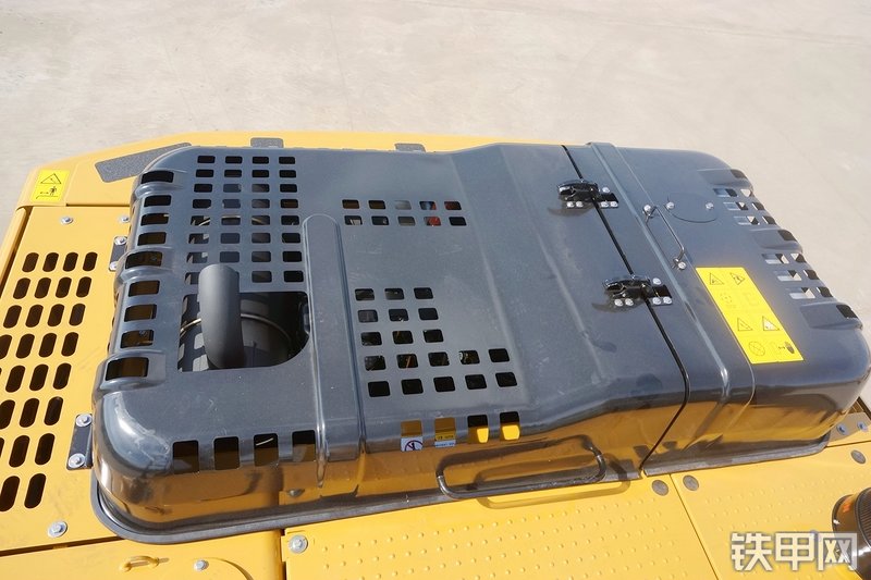 三一重工SY245H挖掘机局部