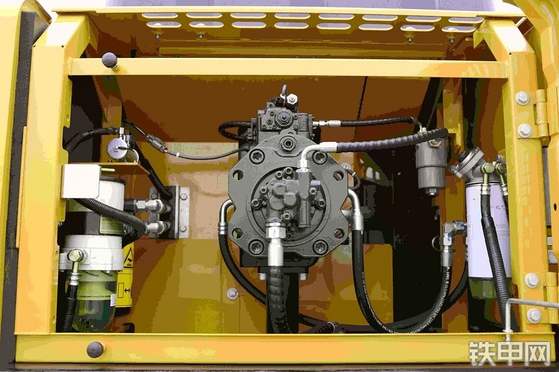 三一重工SY335H挖掘机局部