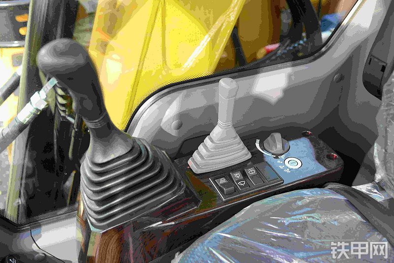 三一重工SY65C挖掘机局部