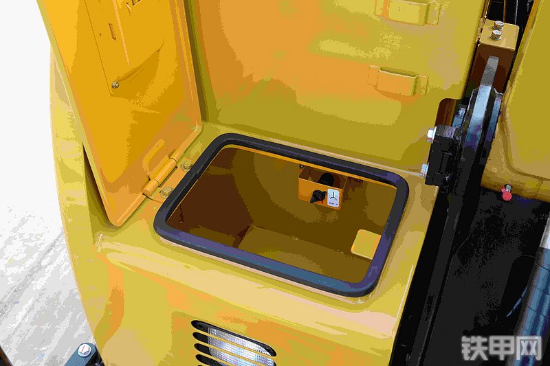 三一重工SY65C挖掘机局部