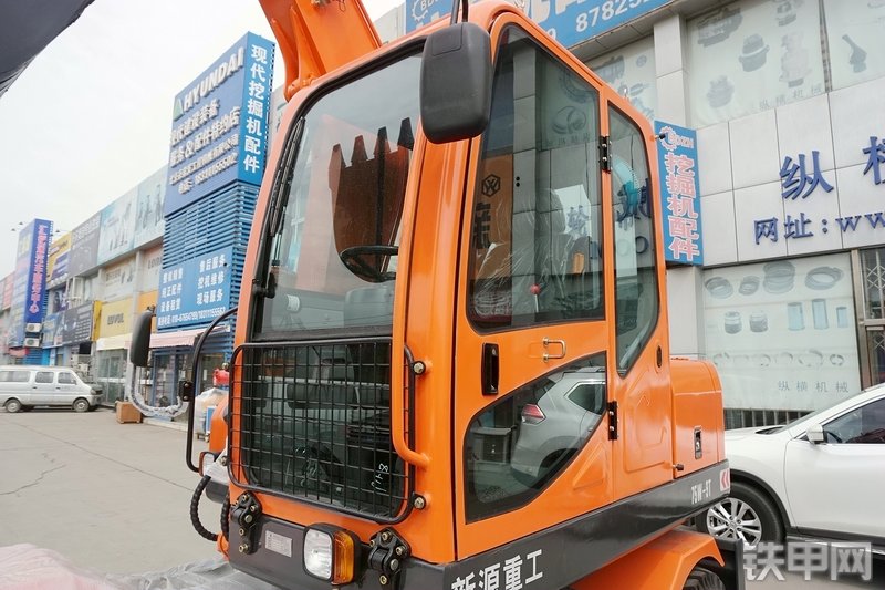 新源XY75W-9挖掘机整机外观