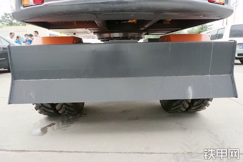 新源XY75W-9挖掘机局部