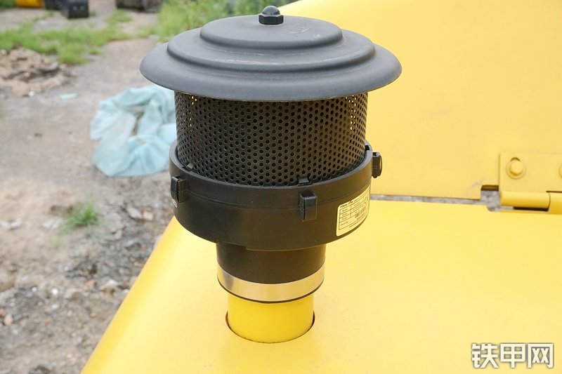 卡特重工CT85-8B挖掘机局部