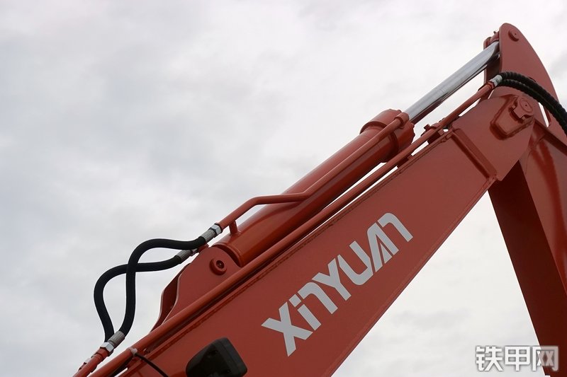新源XY75W-9挖掘机局部