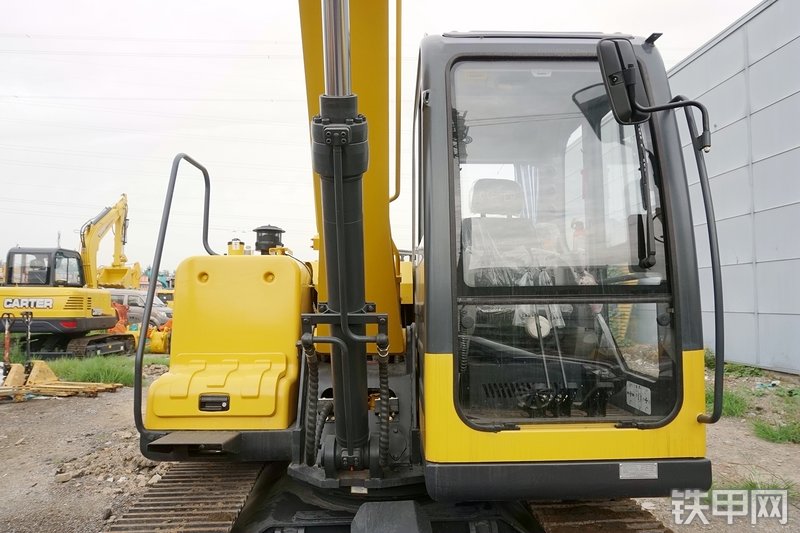 卡特重工CT85-8B挖掘机整机外观