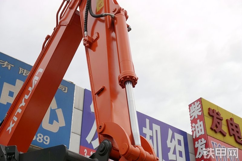 新源XY75W-9挖掘机局部