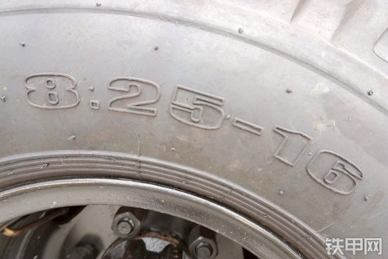 新源XY75W-9挖掘机局部