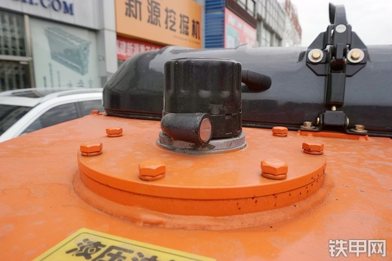 新源XY75W-9挖掘机局部