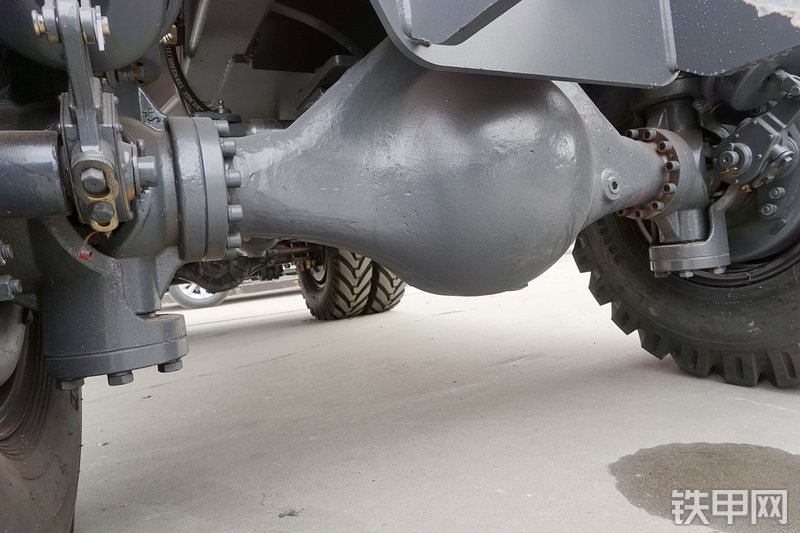 新源XY75W-9挖掘机局部