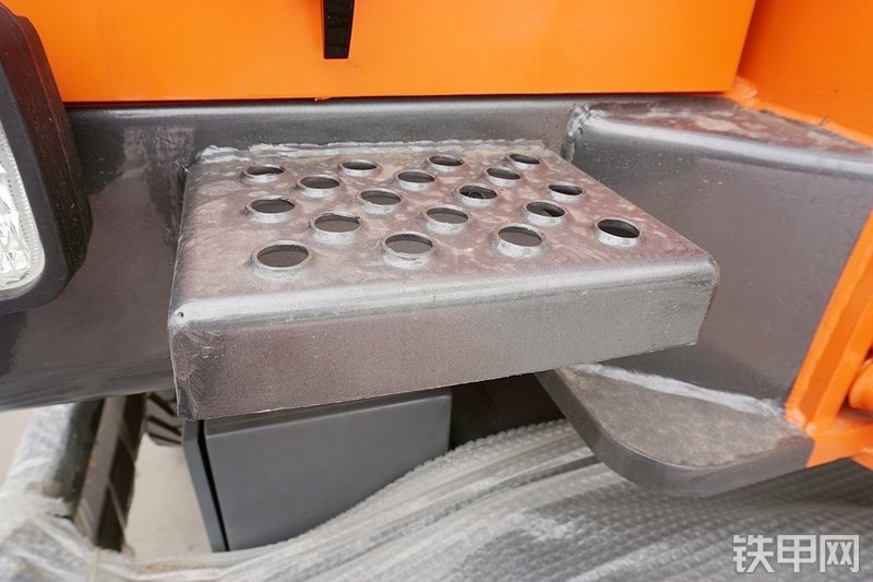 新源XY75W-9挖掘机局部