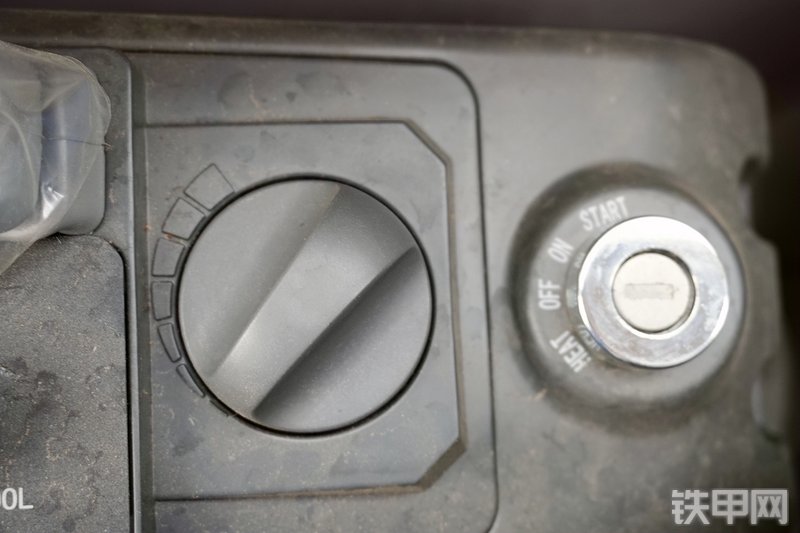 卡特重工CT85-8B挖掘机局部