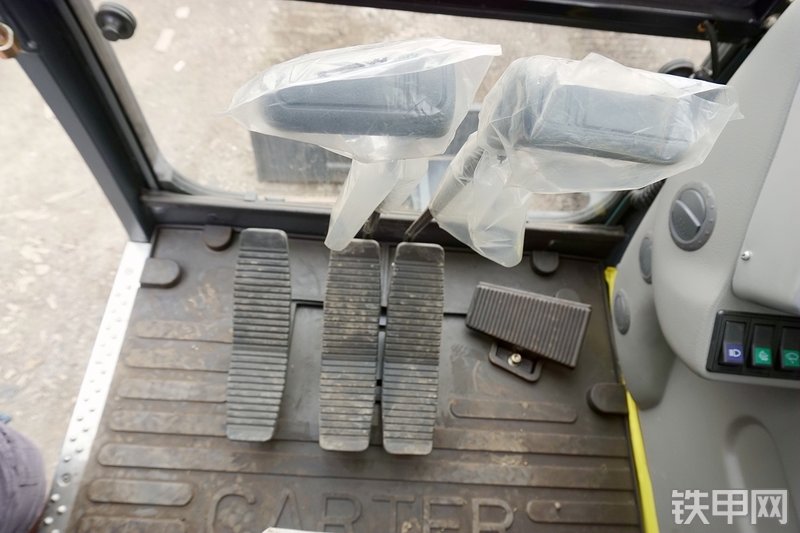 卡特重工CT85-8B挖掘机局部