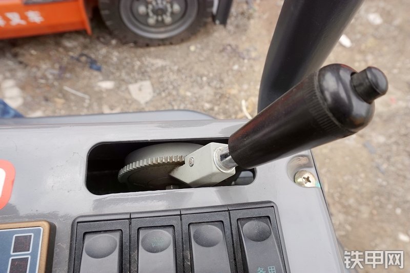 卡特重工CT16-9B挖掘机局部