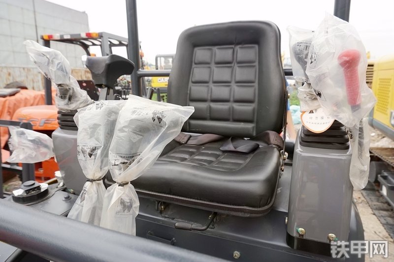 卡特重工CT16-9B挖掘机局部